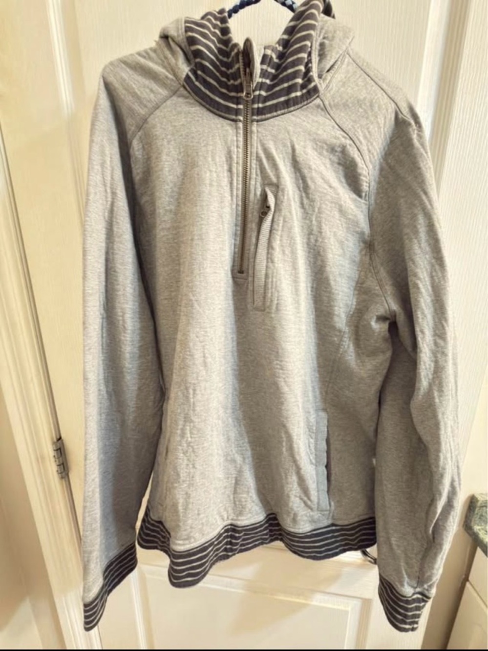 Lululemon hoodie(No Tag)